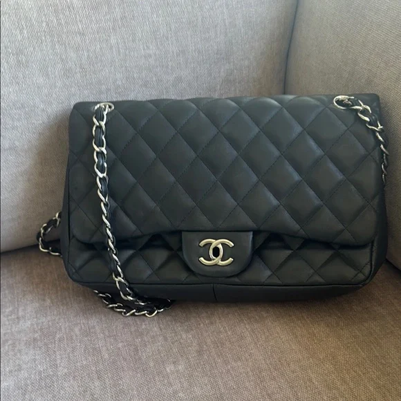 Chanel Black Quilted Bag - Picture 1 of 12